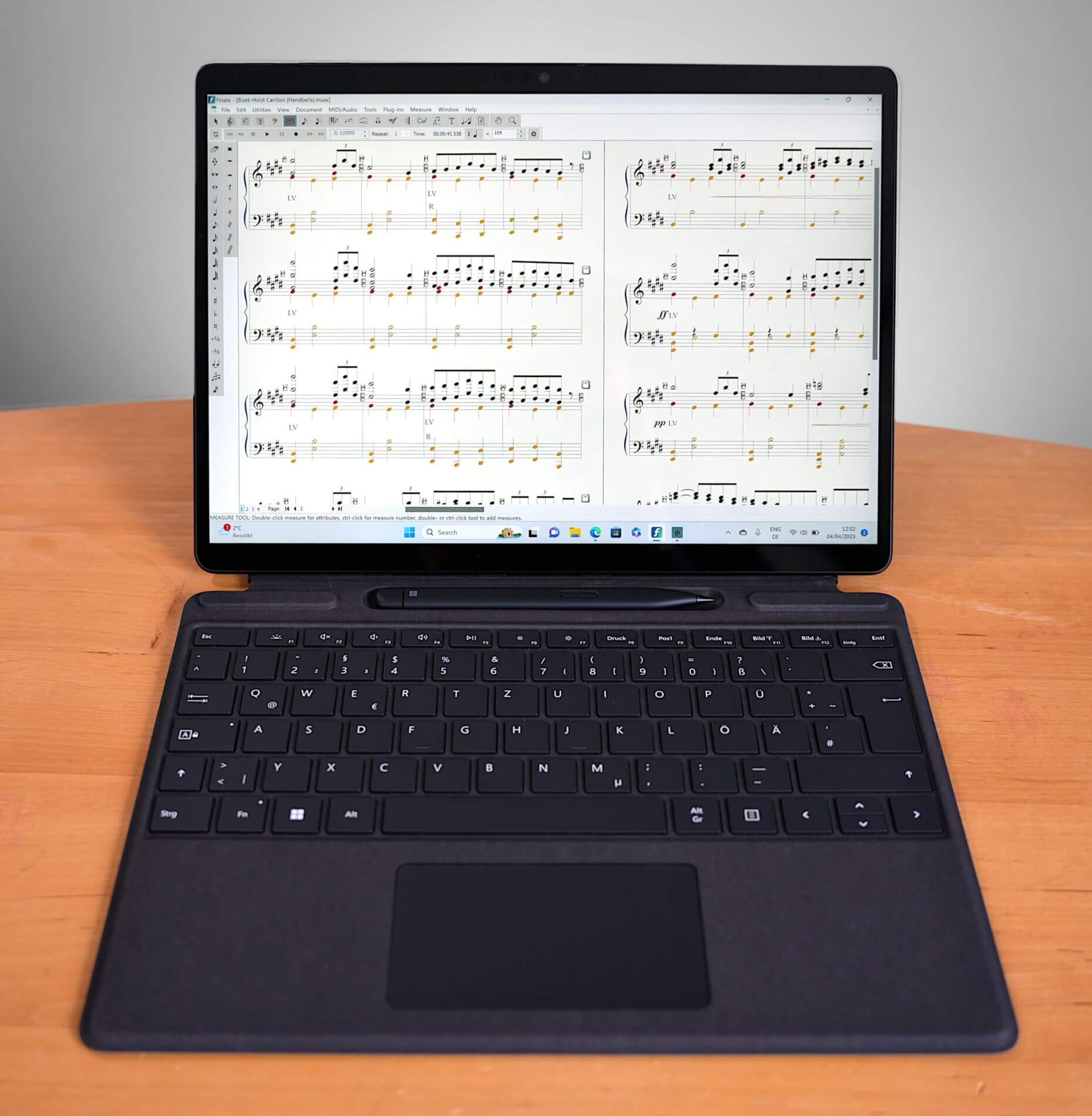 Tablets for music - Microsoft Surface Pro 9 with Finale by Makemusic (music notation or engraving)