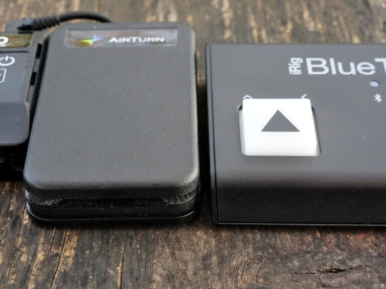 iRig BlueTurn vs AirTurn BT Duo 500 - Page turning foot pedals for tablets and mobile phones